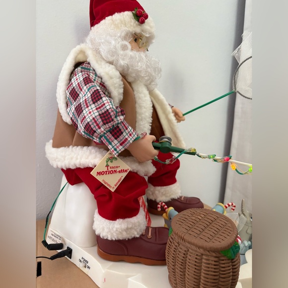 Holiday Time Santa Ice Fishing Animated Decor - Picture 6 of 17